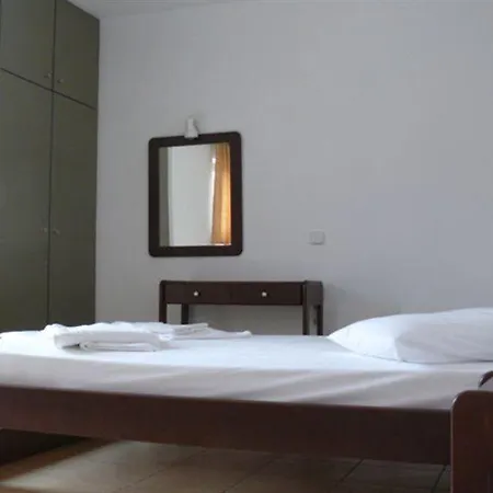 Apladas Hotel 3*